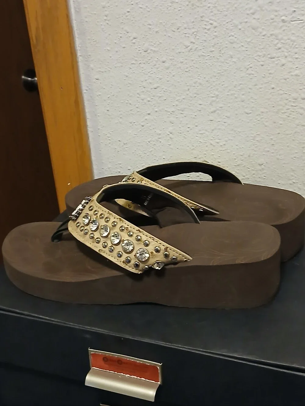 Yellow Box Brown Rhinestone & Studded Wedge Flip Flops Sandals - Size 11 - Picture 6 of 6
